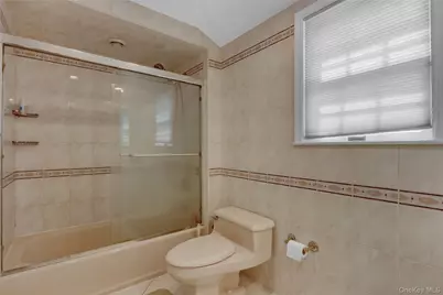 121 6th Street, Hicksville, NY 11801 - Photo 19