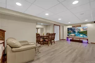 121 6th St, Hicksville, NY 11801 - Photo 21