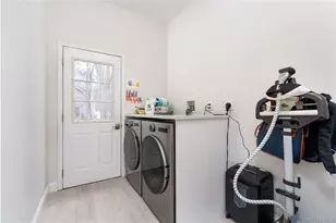 7 Framingham Ln, Shoreham, NY 11786 - Photo 19