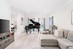 7 Framingham Ln, Shoreham, NY 11786 - Photo 13