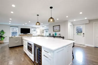 109 Country Club Drive, Port Washington, NY 11050 - Photo 11