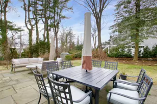 109 Country Club Dr, Port Washington, NY 11050 - Photo 35