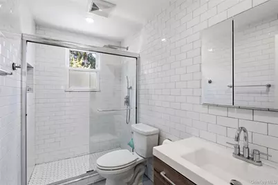 25 Leonard Road, Syosset, NY 11791 - Photo 13