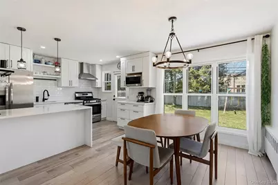 25 Leonard Road, Syosset, NY 11791 - Photo 5