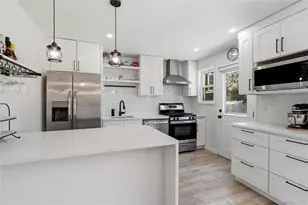 25 Leonard Rd, Syosset, NY 11791 - Photo 9