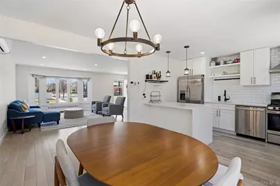 25 Leonard Road, Syosset, NY 11791 - Photo 7