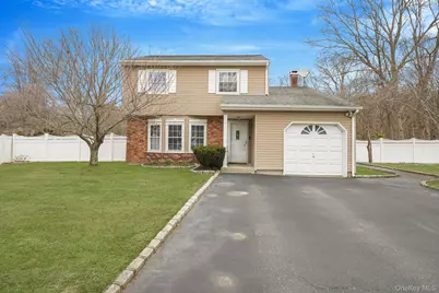 5 Donna Court, Selden, NY 11784 - Photo 1