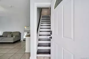 60 Herbert Herbert Ave, Elmont, NY 11003 - Photo 17