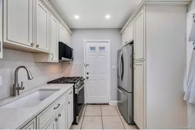 60 Herbert Herbert Avenue, Elmont, NY 11003 - Photo 25