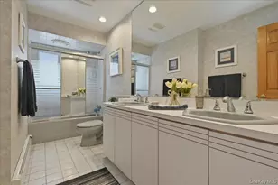 19 Keswick Ln, Plainview, NY 11803 - Photo 33