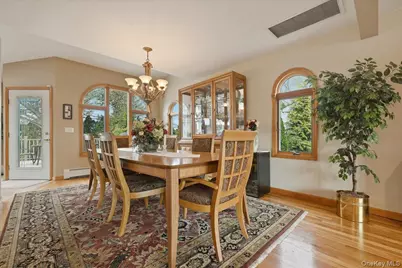 19 Keswick Lane, Plainview, NY 11803 - Photo 11