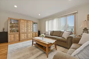 19 Keswick Ln, Plainview, NY 11803 - Photo 7