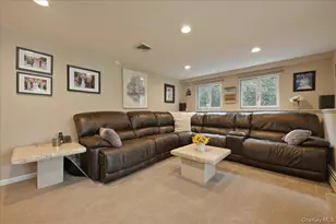 19 Keswick Ln, Plainview, NY 11803 - Photo 23