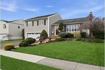 19 Keswick Lane, Plainview, NY 11803 - Photo 5