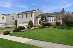 19 Keswick Ln, Plainview, NY 11803 - Photo 5