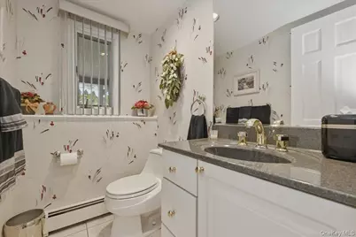 19 Keswick Lane, Plainview, NY 11803 - Photo 25