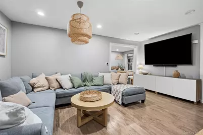 251 Forest Avenue, Lynbrook, NY 11563 - Photo 15