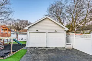 251 Forest Ave, Lynbrook, NY 11563 - Photo 9