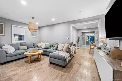 251 Forest Avenue, Lynbrook, NY 11563 - Photo 13