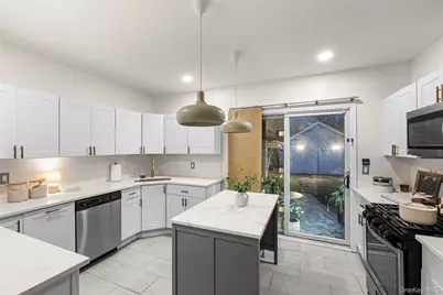 251 Forest Avenue, Lynbrook, NY 11563 - Photo 17