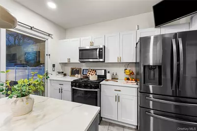 251 Forest Avenue, Lynbrook, NY 11563 - Photo 19