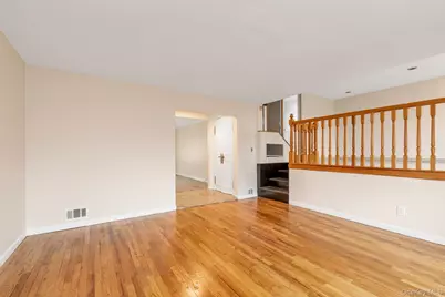 295 Plain Court #RIGHT, Franklin Square, NY 11010 - Photo 3