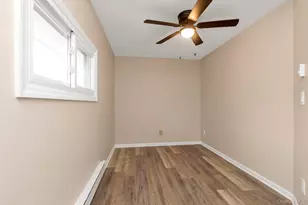 295 Plain Ct, Franklin Square, NY 11010 - Photo 13