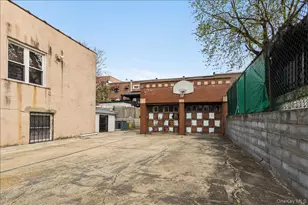 1021 E 213th St, Bronx, NY 10469 - Photo 3