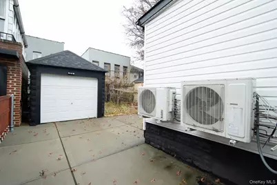 445 E 46th Street, Brooklyn, NY 11203 - Photo 19