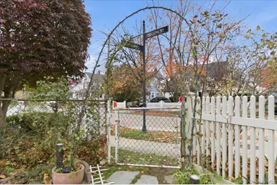 85 Spencer Avenue, Lynbrook, NY 11563 - Photo 39