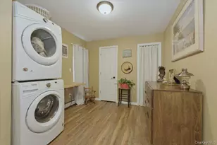 85 Spencer Ave, Lynbrook, NY 11563 - Photo 17