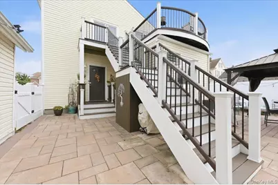 85 Spencer Avenue, Lynbrook, NY 11563 - Photo 35