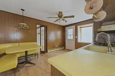 85 Spencer Avenue, Lynbrook, NY 11563 - Photo 11