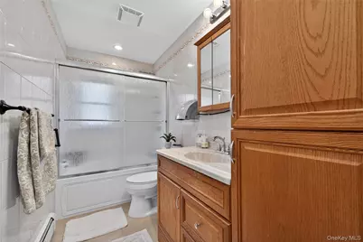 661 Garner Place, East Meadow, NY 11554 - Photo 19