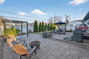 661 Garner Pl, East Meadow, NY 11554 - Photo 23