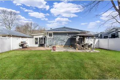 58 Pentmoor Drive, Mastic, NY 11950 - Photo 31