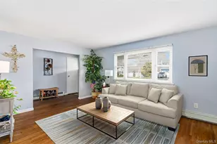 58 Pentmoor Dr, Mastic, NY 11950 - Photo 7