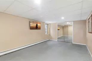 58 Pentmoor Dr, Mastic, NY 11950 - Photo 27