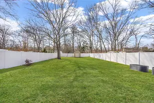 58 Pentmoor Dr, Mastic, NY 11950 - Photo 33