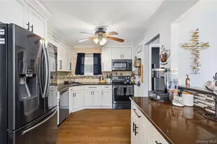 58 Pentmoor Dr, Mastic, NY 11950 - Photo 11