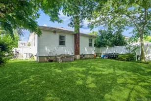 236 N Richmond Ave, Massapequa, NY 11758 - Photo 23