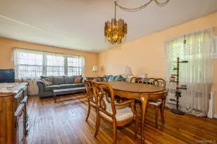 236 N Richmond Ave, Massapequa, NY 11758 - Photo 7