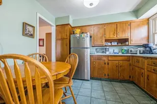 236 N Richmond Ave, Massapequa, NY 11758 - Photo 9