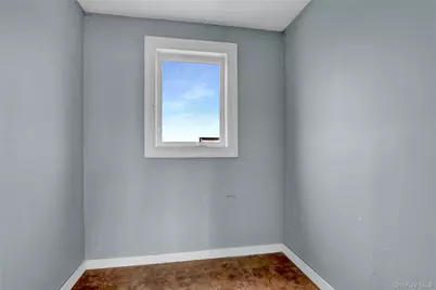 894 Bay 9th Street, West Islip, NY 11795 - Photo 19