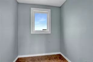 894 Bay 9th St, West Islip, NY 11795 - Photo 19