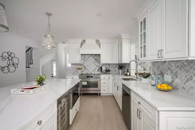 73 Stratford Road, West Hempstead, NY 11552 - Photo 7