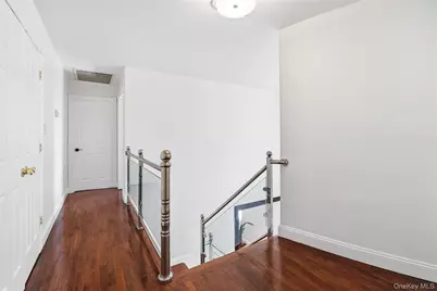 10 Mont Avenue, Dix Hills, NY 11746 - Photo 17