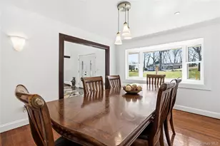 10 Mont Ave, Dix Hills, NY 11746 - Photo 9