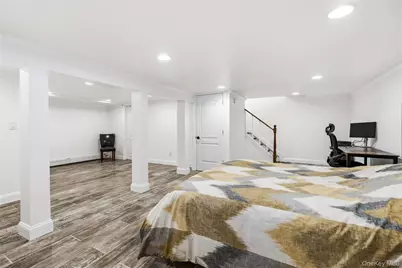 10 Mont Avenue, Dix Hills, NY 11746 - Photo 27