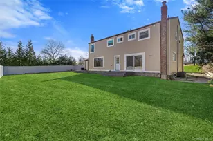 10 Mont Ave, Dix Hills, NY 11746 - Photo 25